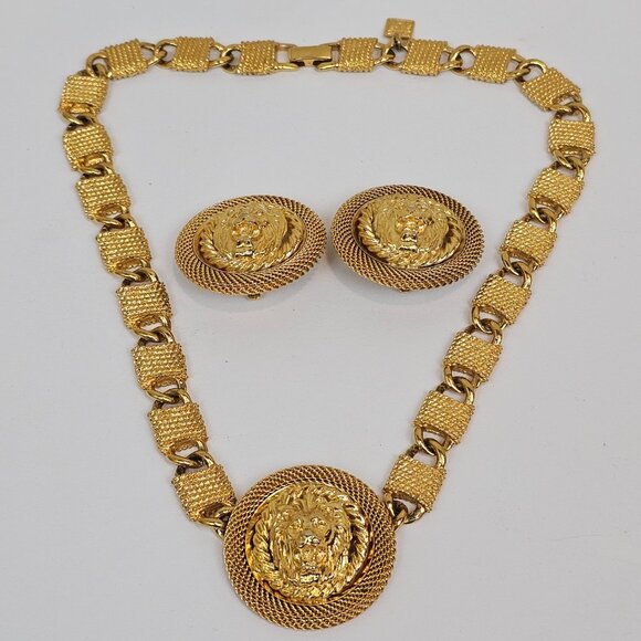 Anne Klein Vtg Lion Head Necklace Clip On Earring Set Gold Tone Statement Chunky - Picture 3 of 17